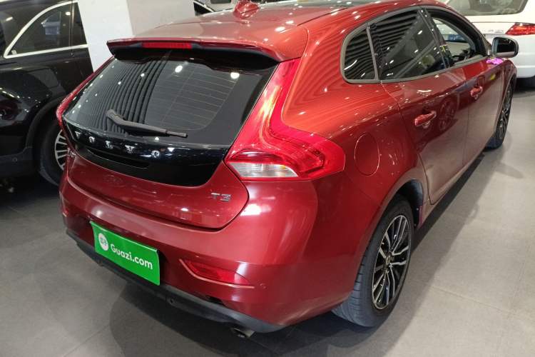 Used Volvo V40 2017 T3 Zhiyi Edition Rear Right 45 Deg