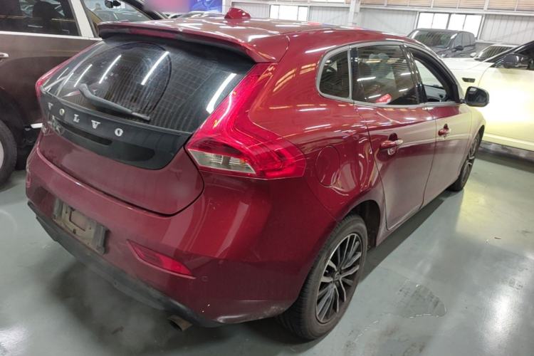 Used Volvo V40 2017 T3 Zhiyi Edition Rear Right 45 Deg