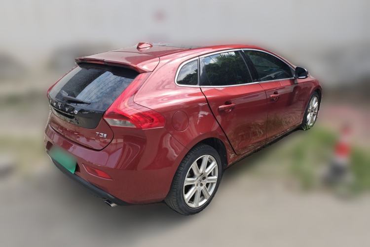 Used Volvo V40 2017 T3 Zhiya Edition Rear Right 45 Deg