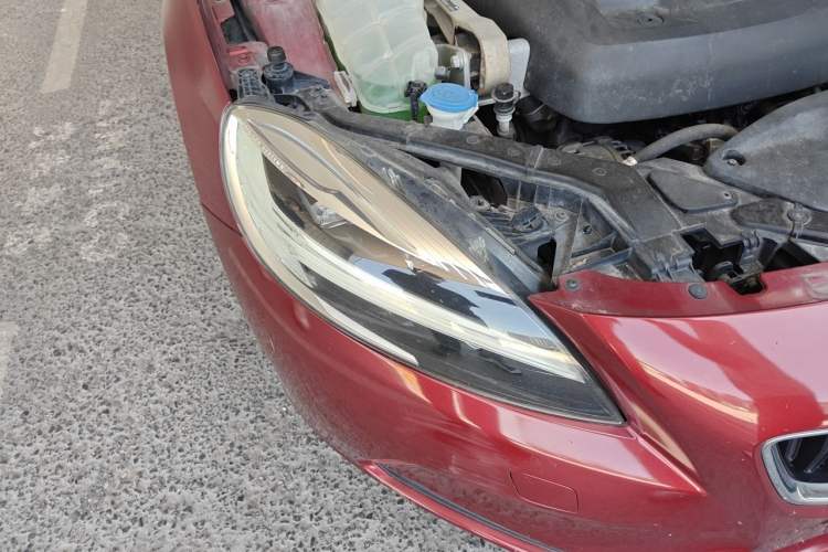 Used Volvo V40 2017 T3 Zhiyi Edition Right Front Headlight