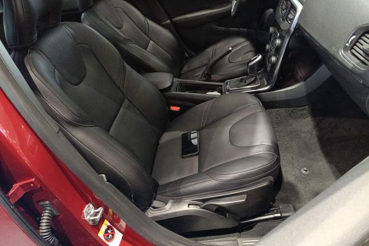 Used Volvo V40 2017 T3 Zhiyi Edition Right Front Seat