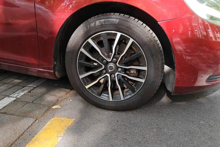 Used Volvo V40 2017 T3 Zhiyi Edition Right Front Wheel Hub