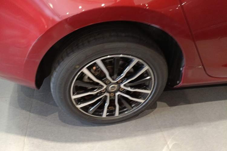 Used Volvo V40 2017 T3 Zhiyi Edition Right Rear Wheel Hub