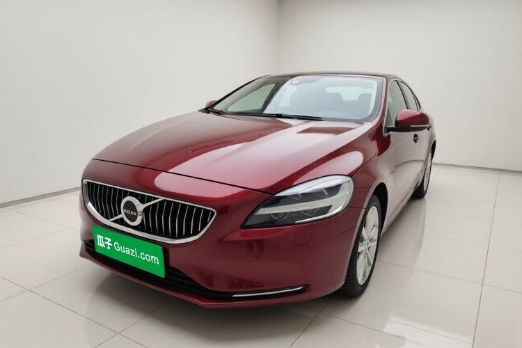 Ojetý Volvo V40 2017 T3 Zhiya Edition Guazi used car, China used car export, Used car for sale, Used cars, Cheapest cars for sale