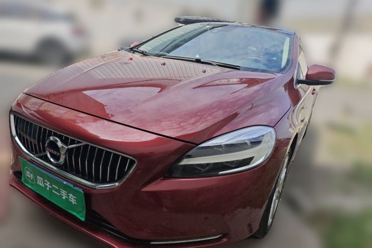 Used Volvo V40 2017 T3 Zhiya Edition Guazi used car, China used car export, Used car for sale, Used  cars, Cheapest cars for sale
