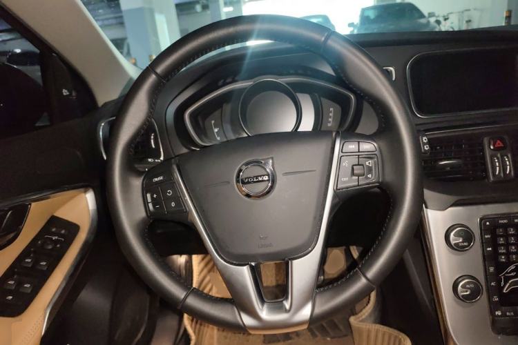 Used Volvo V40 2017 T3 Zhiya Edition Steering Wheel