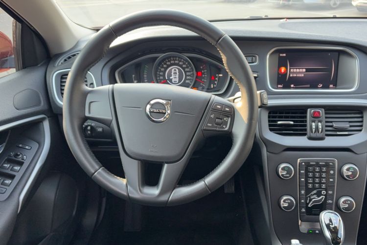 Used Volvo V40 2017 T3 Smart Edition Steering Wheel