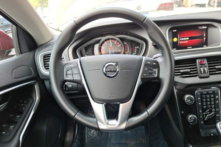 Used Volvo V40 2017 T3 Zhiyi Edition Steering Wheel