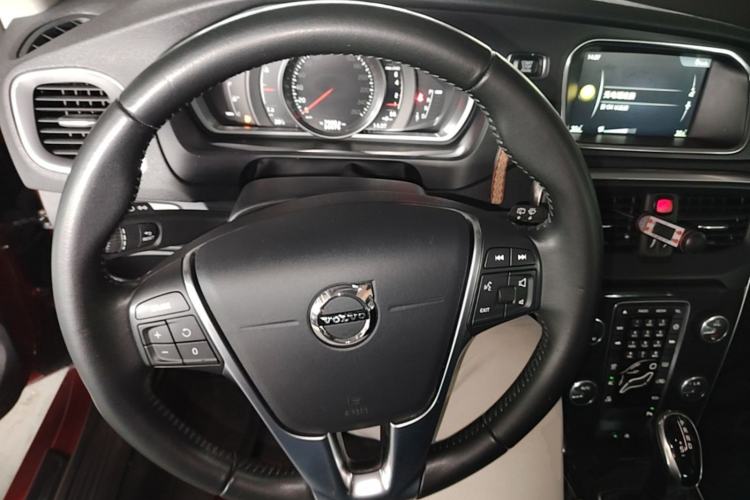 Used Volvo V40 2017 T3 Zhiyi Edition Steering Wheel