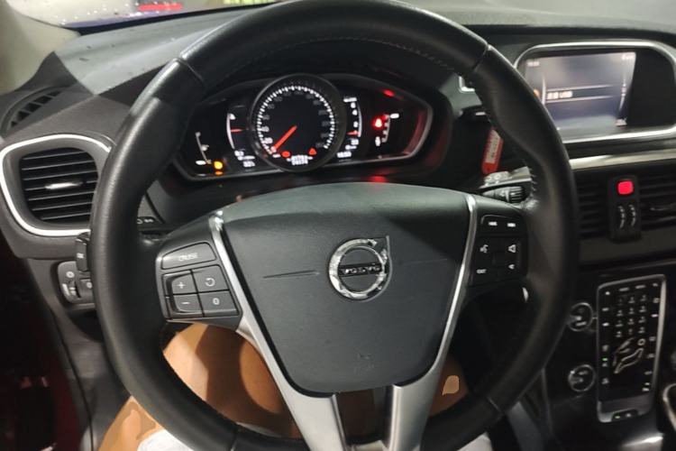 Used Volvo V40 2017 T3 Zhiyi Edition Steering Wheel