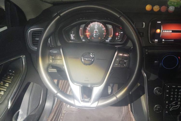 Used Volvo V40 2017 T3 Zhiyi Edition Steering Wheel