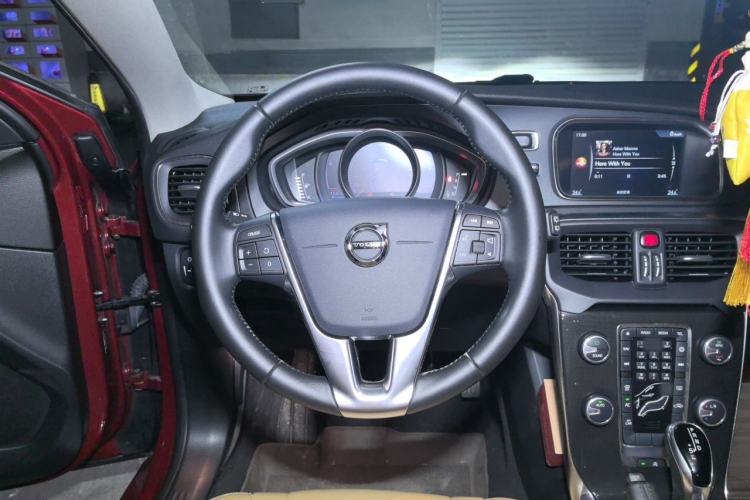 Used Volvo V40 2017 T3 Zhiyi Edition Steering Wheel