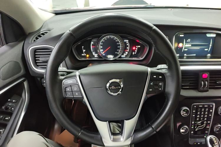 Used Volvo V40 2017 T3 Zhiyi Edition Steering Wheel