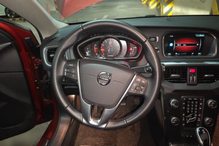 Used Volvo V40 2017 T3 Zhiyi Edition Steering Wheel