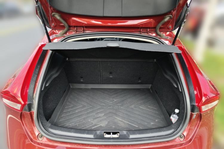 Used Volvo V40 2017 T3 Zhiyi Edition Trunk