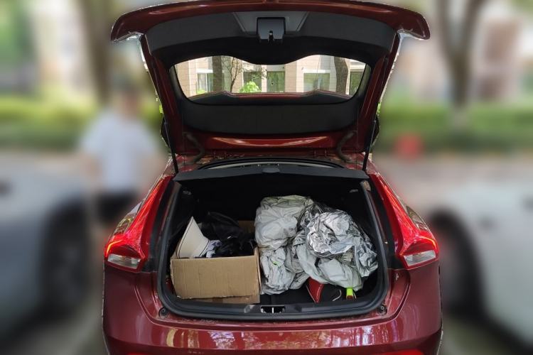 Used Volvo V40 2017 T3 Zhiyi Edition Trunk