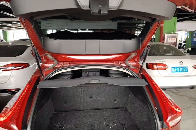 Used Volvo V40 2017 T3 Zhiyi Edition Trunk