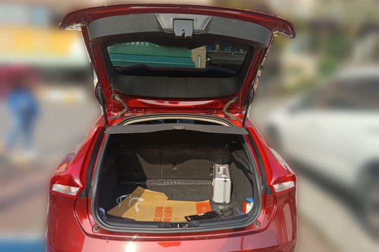 Used Volvo V40 2017 T3 Zhiya Edition Trunk