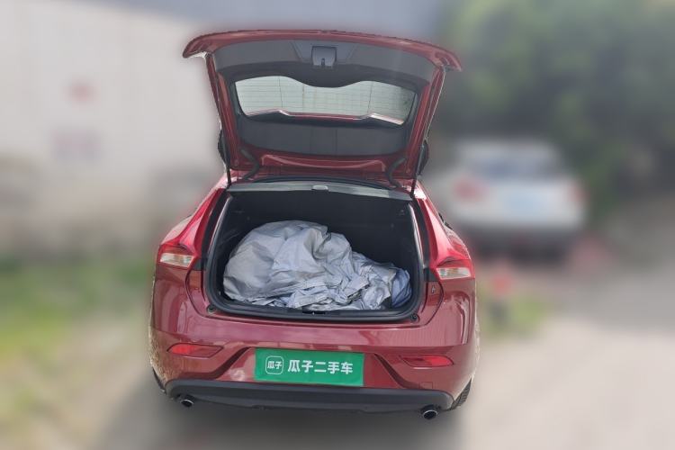 Used Volvo V40 2017 T3 Zhiya Edition Trunk