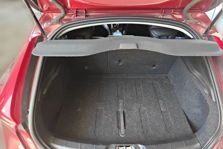 Used Volvo V40 2017 T3 Zhiyi Edition Trunk