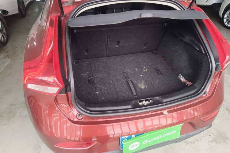 Used Volvo V40 2017 T3 Zhiyi Edition Trunk