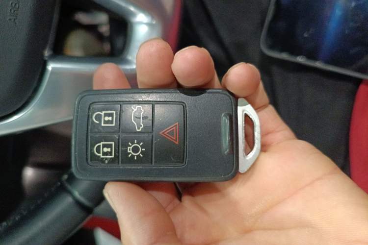 Used Volvo V40 2017 T3 Zhiyi Edition Vehicle Key