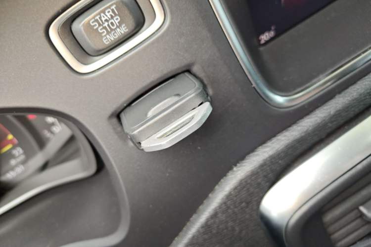 Used Volvo V40 2017 T3 Zhiyi Edition Vehicle Key
