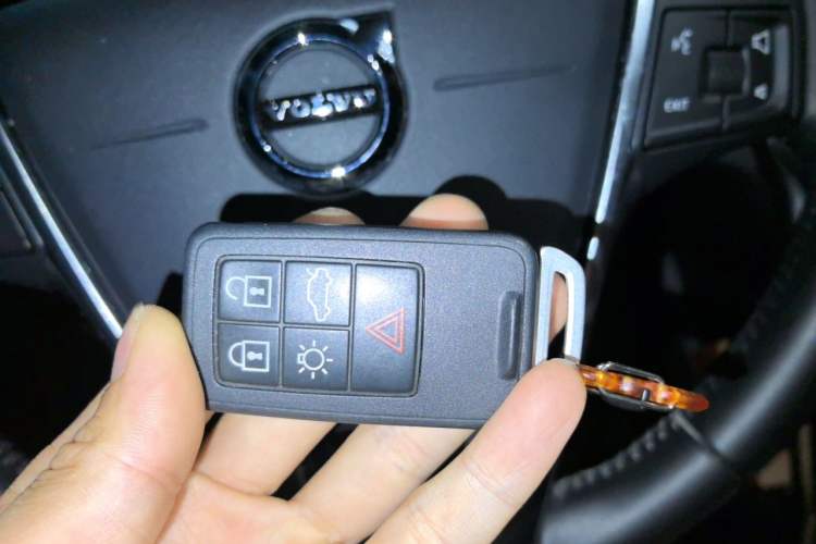 Used Volvo V40 2017 T3 Zhiyi Edition Vehicle Key