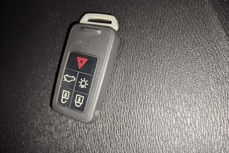 Used Volvo V40 2017 T3 Zhiyi Edition Vehicle Key