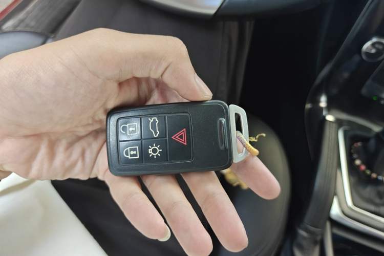 Used Volvo V40 2017 T3 Zhiyi Edition Vehicle Key