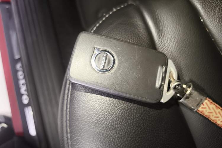 Used Volvo V40 2017 T3 Zhiyi Edition Vehicle Key