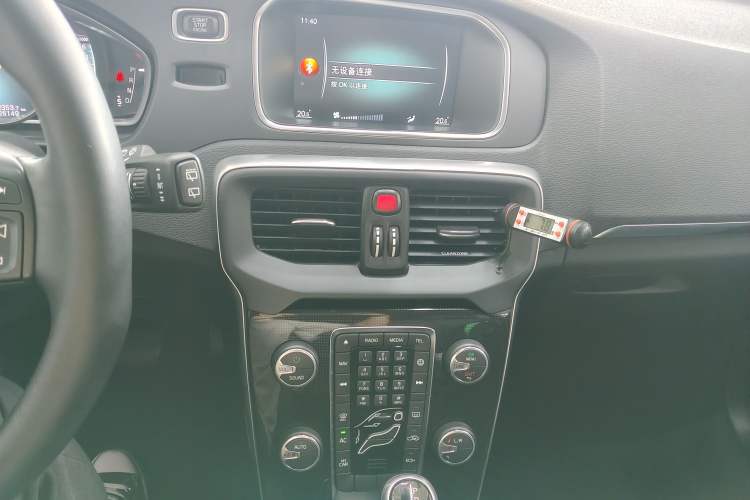 Used Volvo V40 2017 T3 Zhiyi Edition Audio And AC Panel