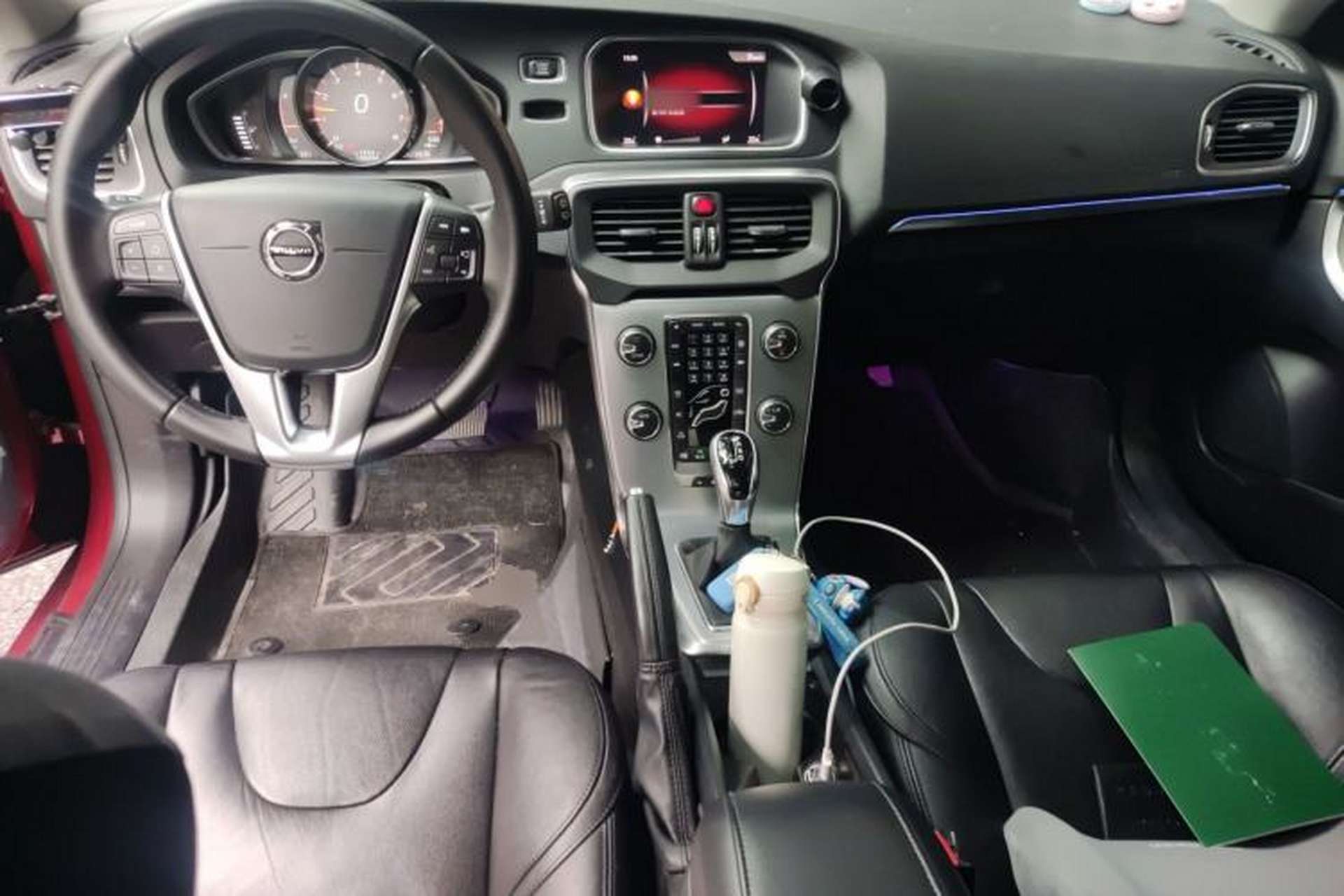 Used Volvo V40 2017 T3 Zhiya Edition Center Console