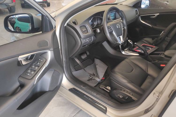 Used Volvo V40 2017 T3 Zhiyi Edition Driver Seat