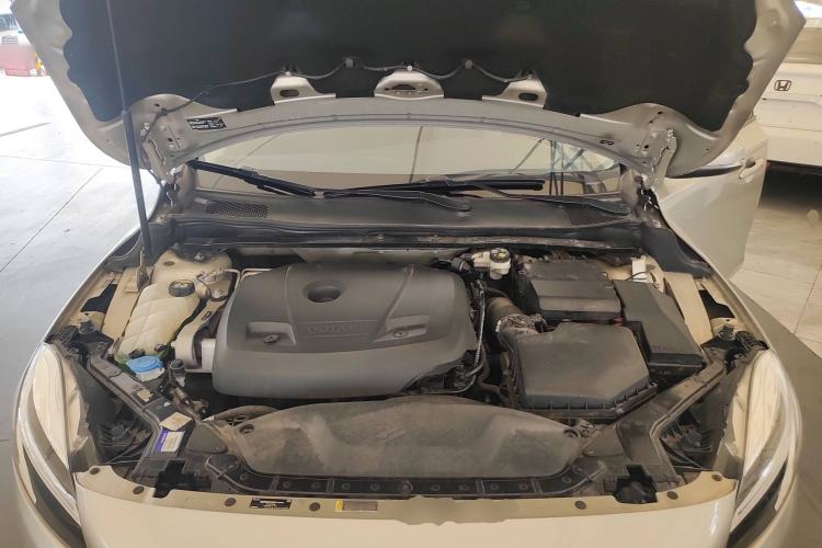 Used Volvo V40 2017 T3 Zhiyi Edition Engine Bay