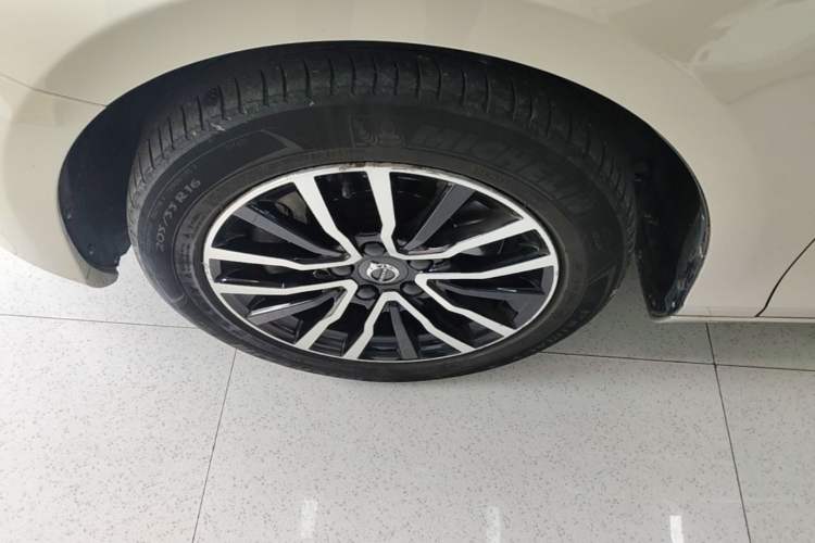 Used Volvo V40 2017 T3 Zhiyi Edition Exterior 4