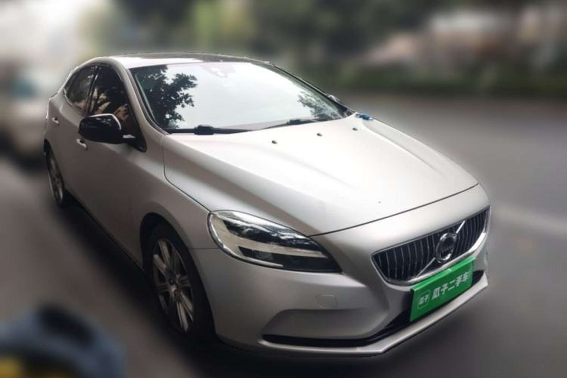 Used Volvo V40 2017 T3 Zhiya Edition Front Right 45 Deg