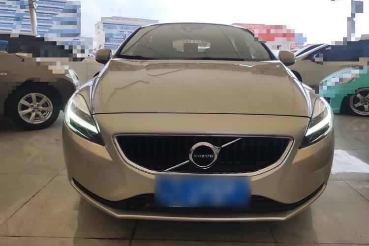 Used Volvo V40 2017 T3 Zhiyi Edition Front
