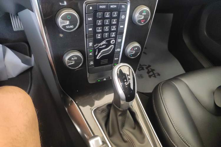 Used Volvo V40 2017 T3 Zhiyi Edition Gear Lever