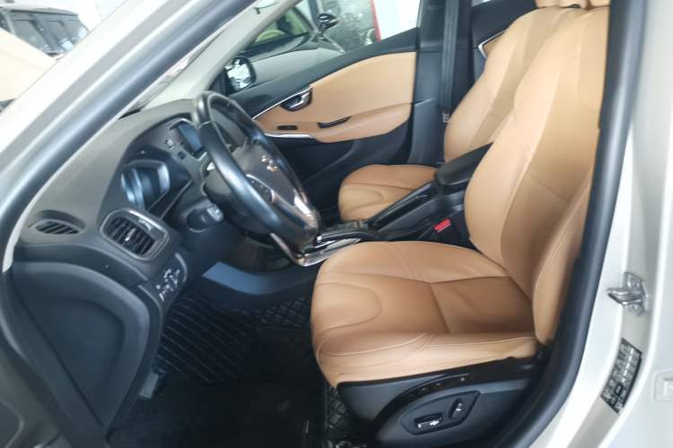 Used Volvo V40 2017 T3 Zhiyi Edition Left Front Seat