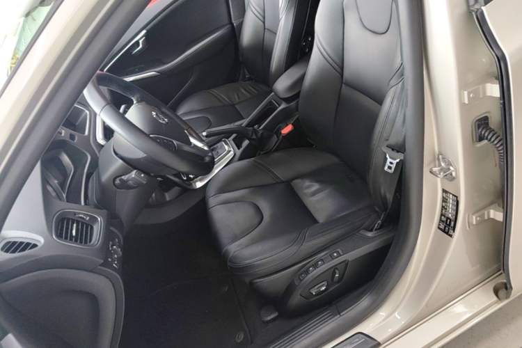 Used Volvo V40 2017 T3 Zhiyi Edition Left Front Seat