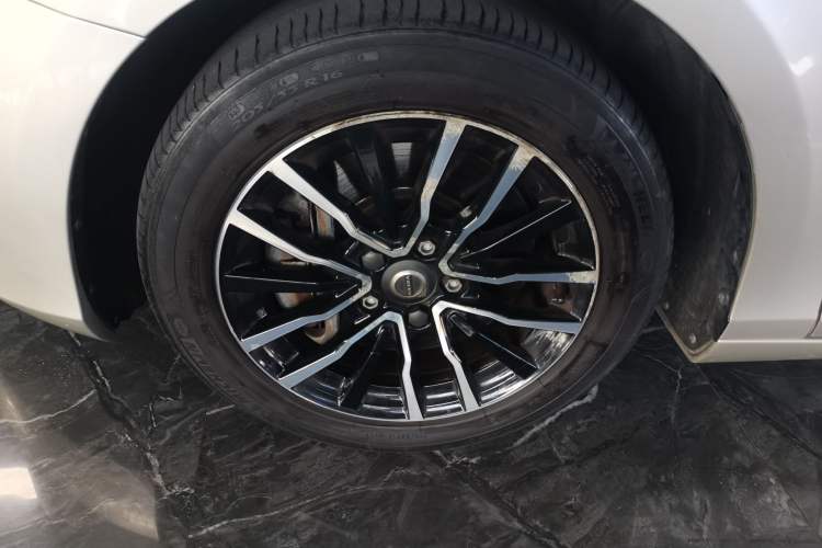 Used Volvo V40 2017 T3 Zhiyi Edition Left Front Wheel Hub