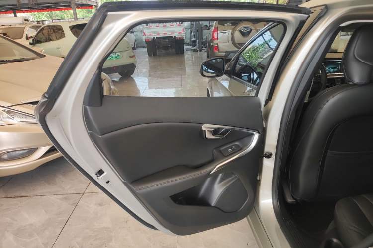 Used Volvo V40 2017 T3 Zhiyi Edition Left Rear Door Interior