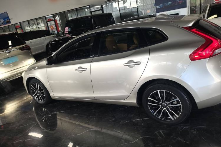 Used Volvo V40 2017 T3 Zhiyi Edition Left Side