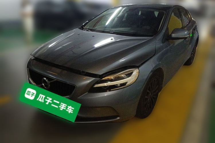 Used Volvo V40 2017 T3 Zhiyi Edition Guazi used car, China used car export, Used car for sale, Used  cars, Cheapest cars for sale