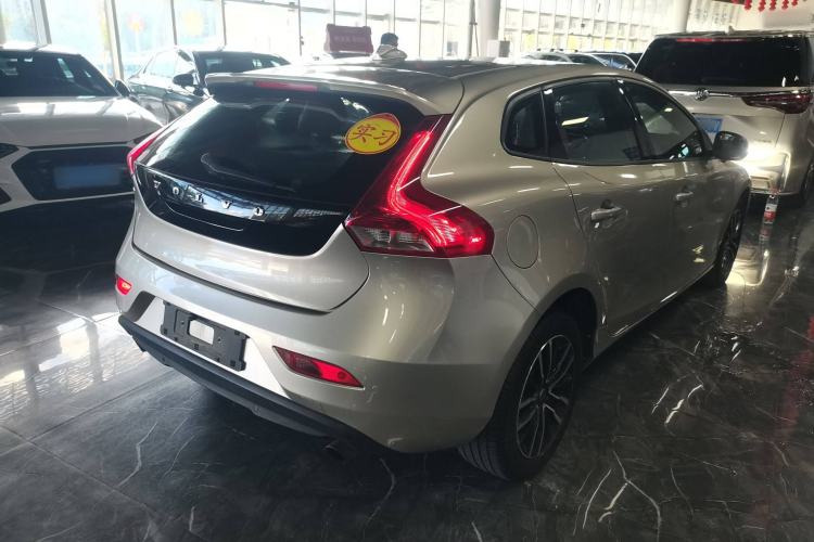 Used Volvo V40 2017 T3 Zhiyi Edition Rear Right 45 Deg