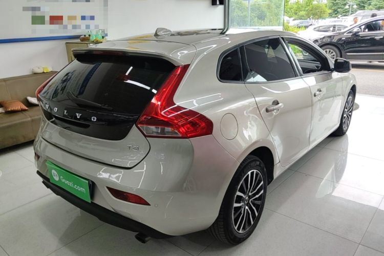 Used Volvo V40 2017 T3 Zhiyi Edition Rear Right 45 Deg