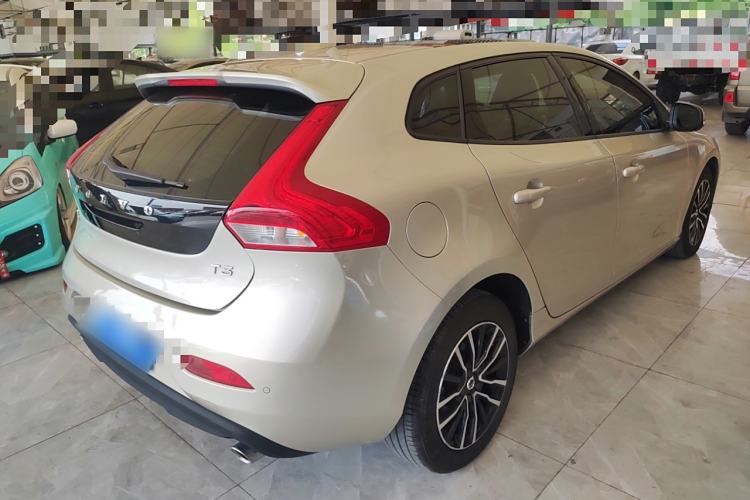 Used Volvo V40 2017 T3 Zhiyi Edition Rear Right 45 Deg