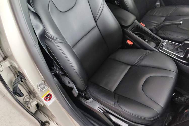 Used Volvo V40 2017 T3 Zhiyi Edition Right Front Seat