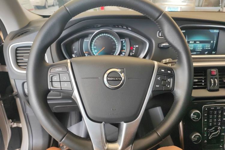 Used Volvo V40 2017 T3 Zhiyi Edition Steering Wheel